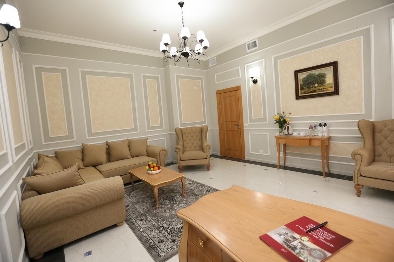 Sergei Palace מלון